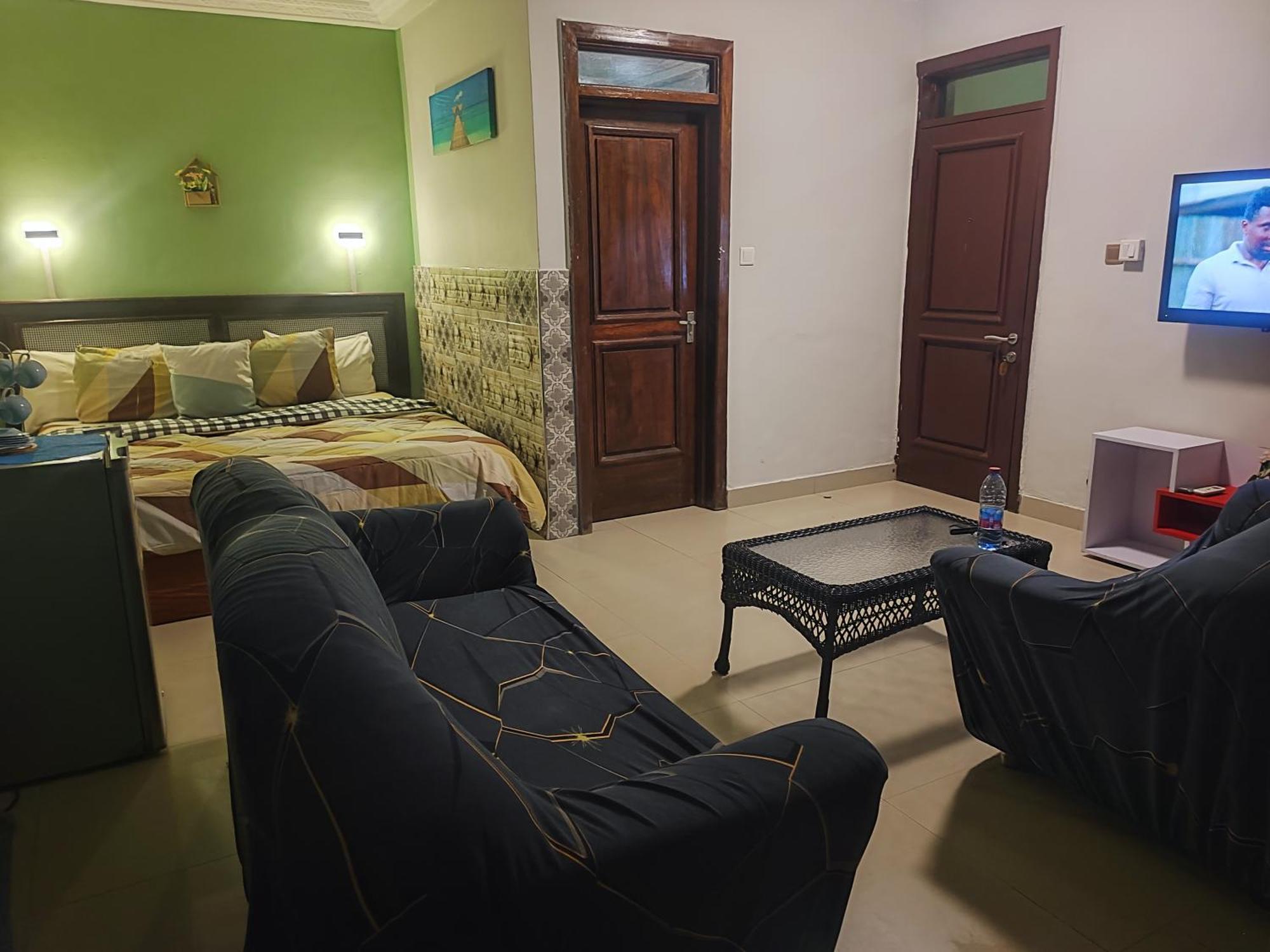 Ellisa Hospitality And Spa Hotel Accra Eksteriør billede
