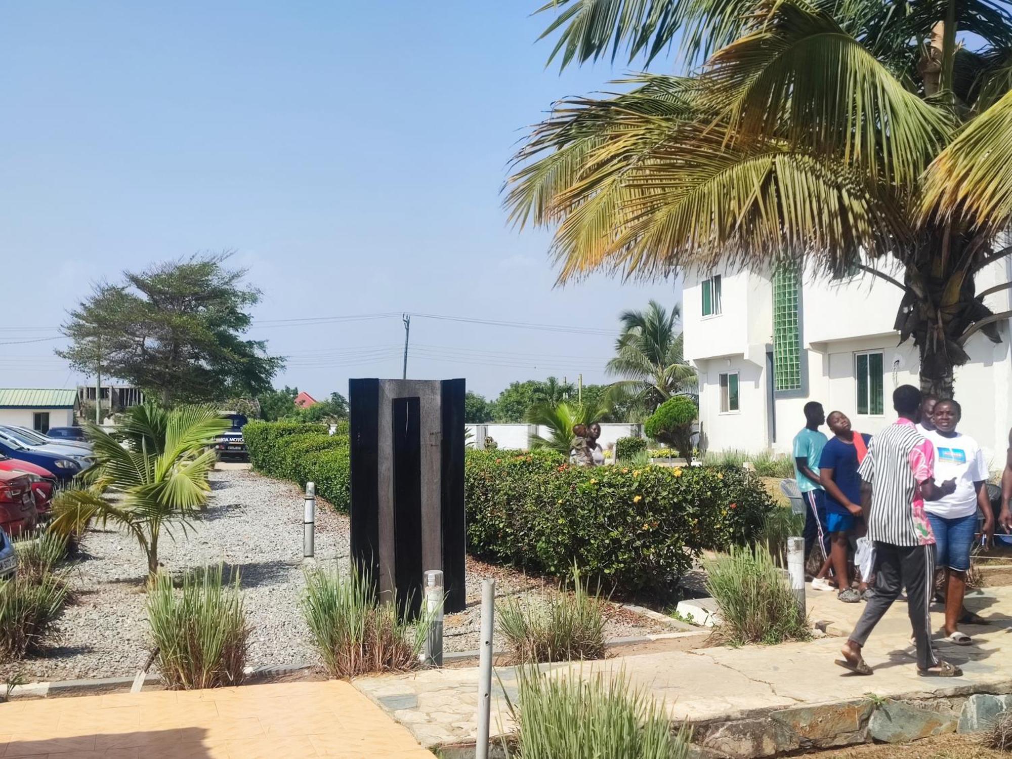 Ellisa Hospitality And Spa Hotel Accra Eksteriør billede