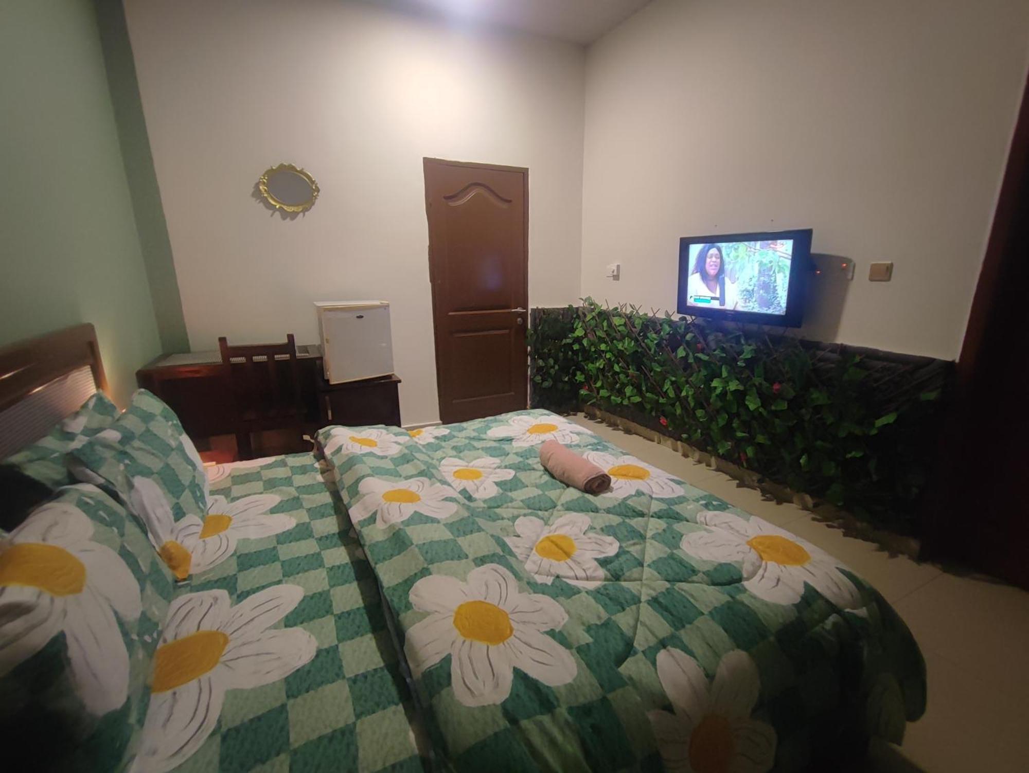 Ellisa Hospitality And Spa Hotel Accra Eksteriør billede