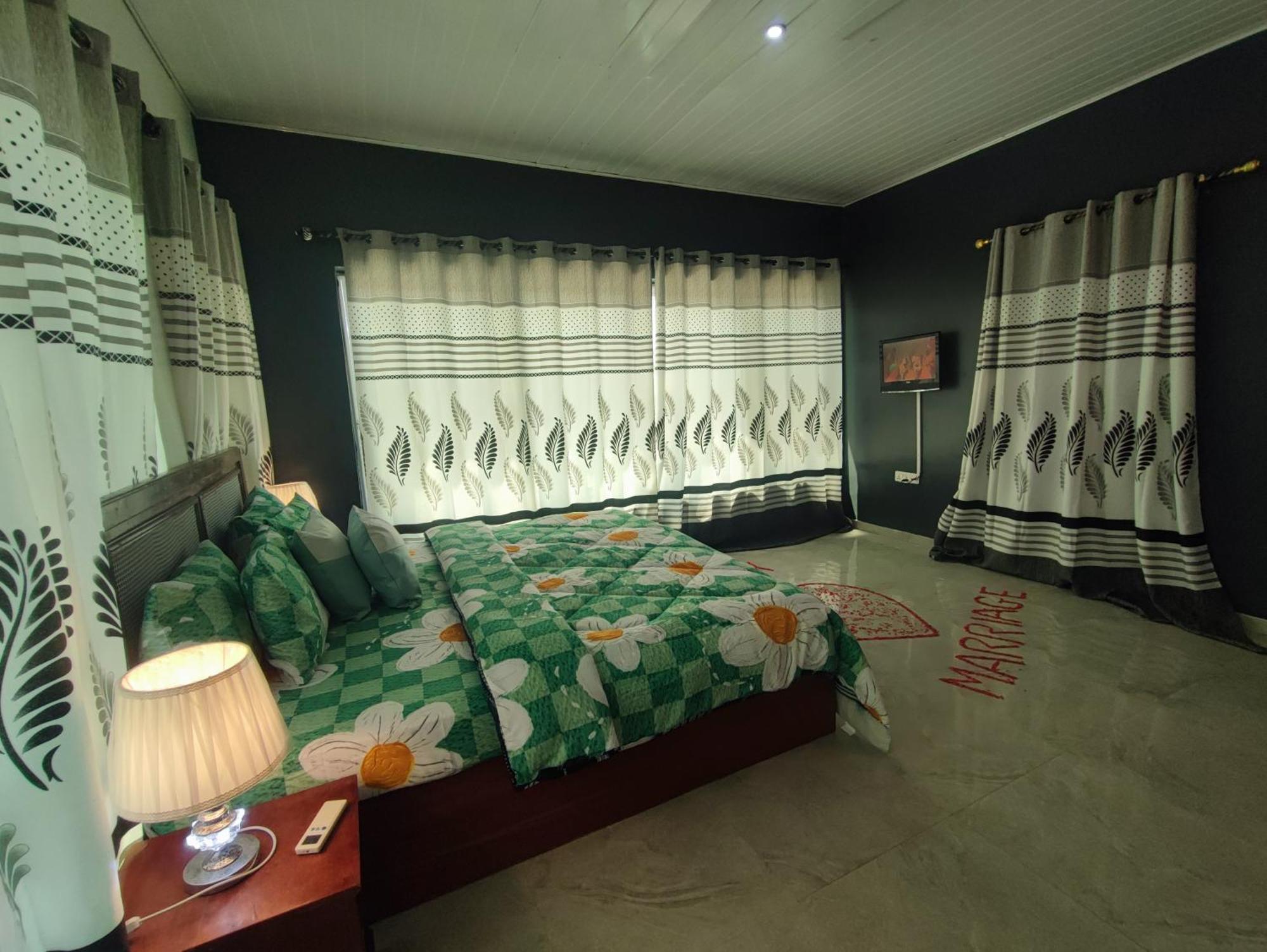 Ellisa Hospitality And Spa Hotel Accra Eksteriør billede